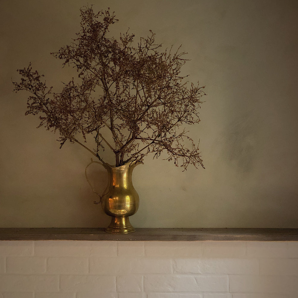 Pichet en laiton vintage