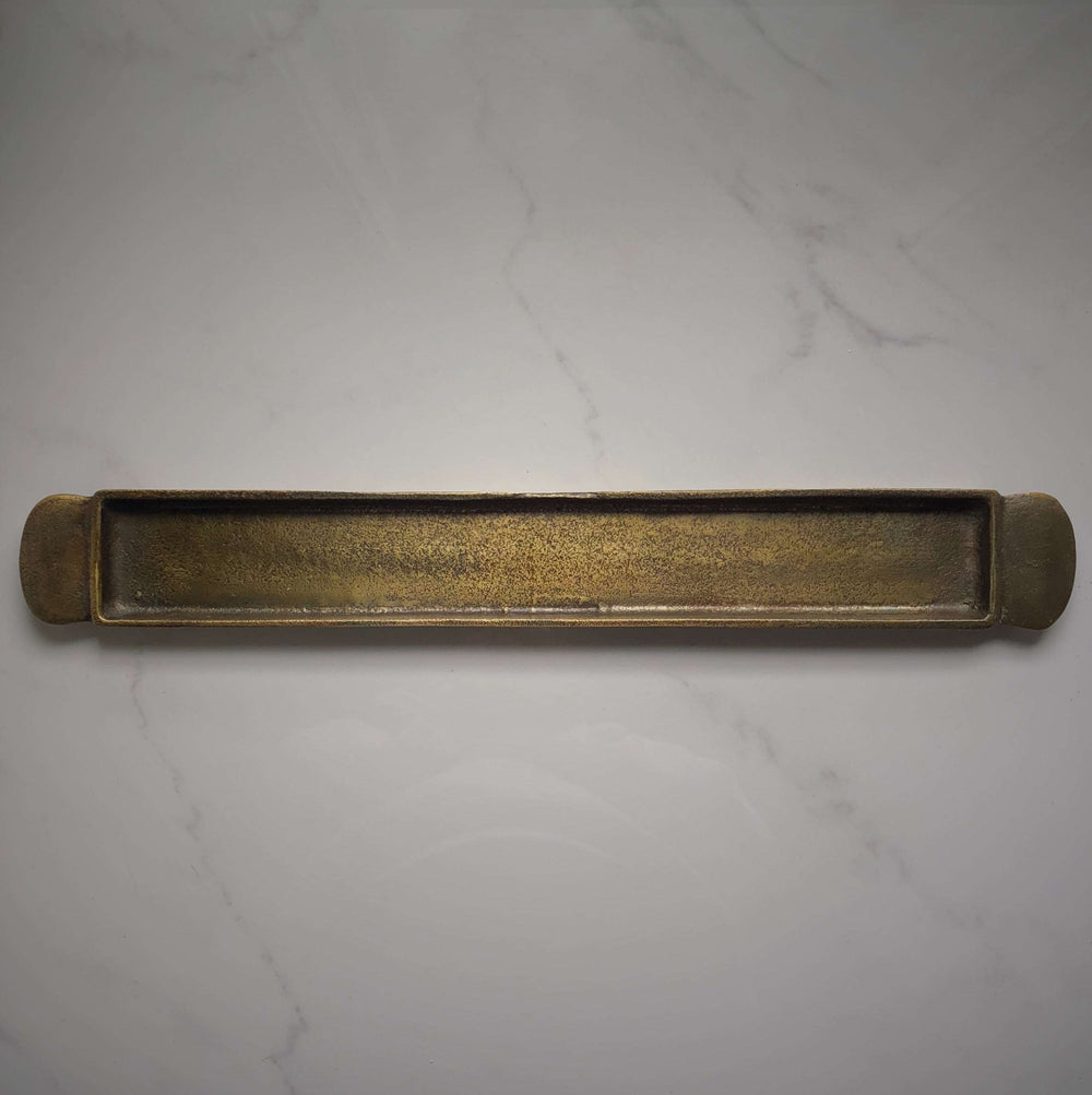 Sur mon x - curated home decor accessories Antique brass decorative tray accessoire de décoration maison vintage Plateau décoratif laiton antique