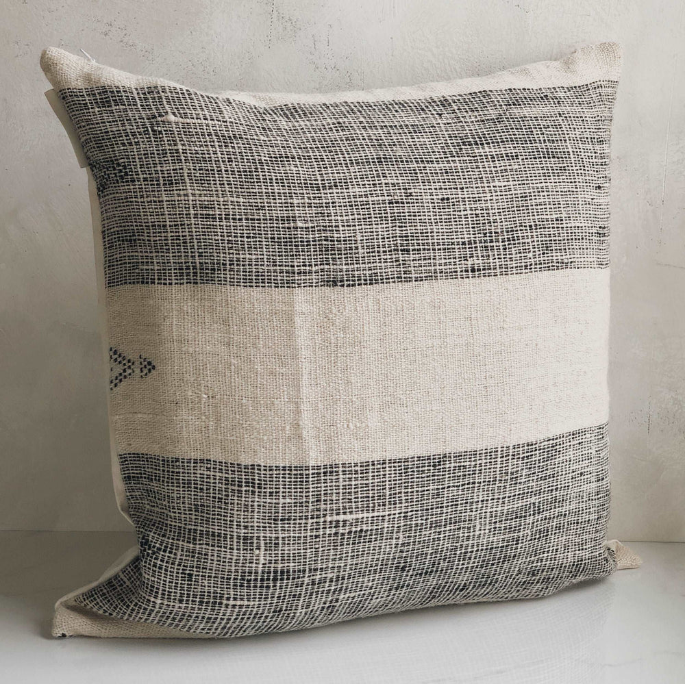 coussin en laine vintage ruffled thread québec indian wool pillow cover sur mon x