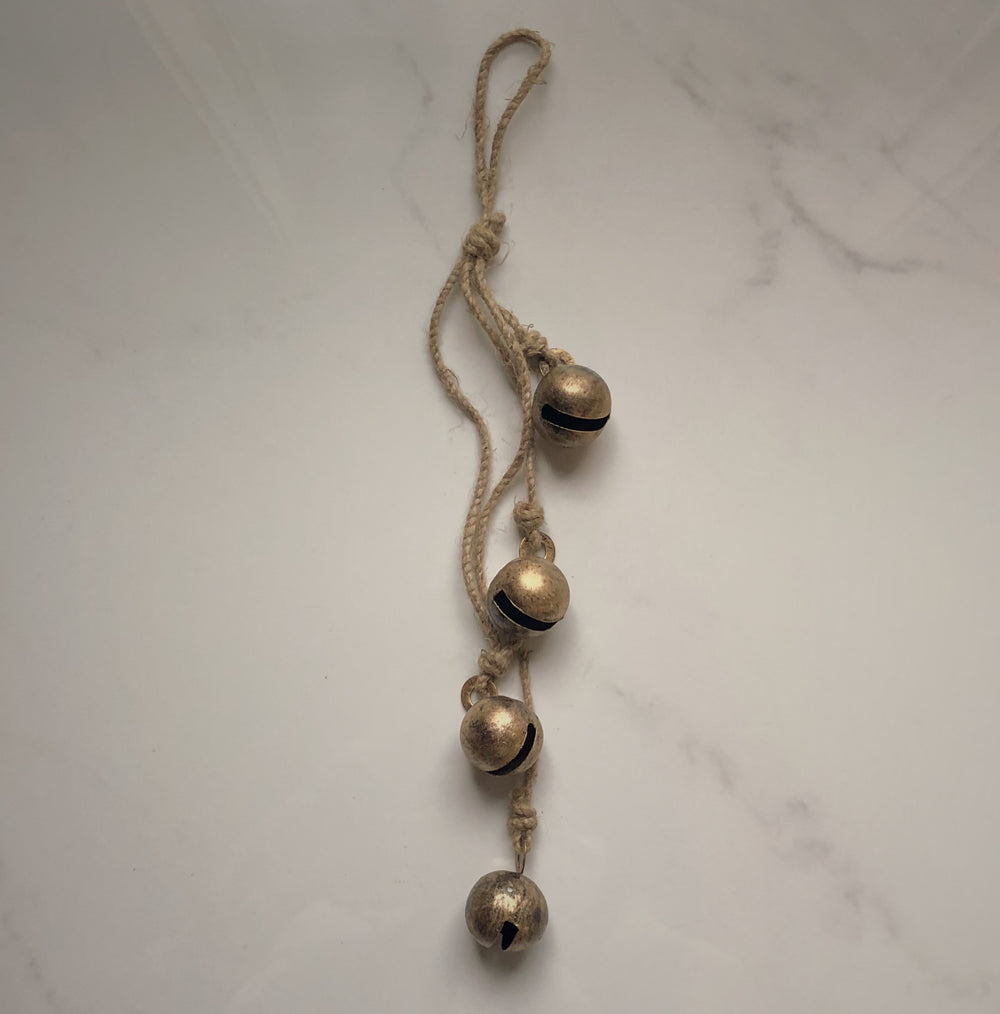 Grelots suspendus en laiton antique