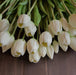 Fleurs_et_branches_artificielles_classiques_-_bouquet_de_tulipes_-_Classic_greenery_-_tulips_bunch