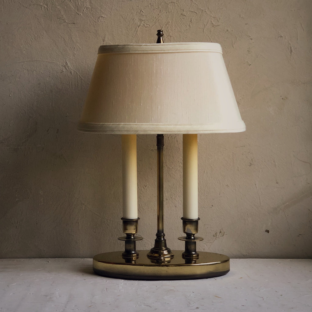 SMALL VINTAGE CLASSIC LAMP