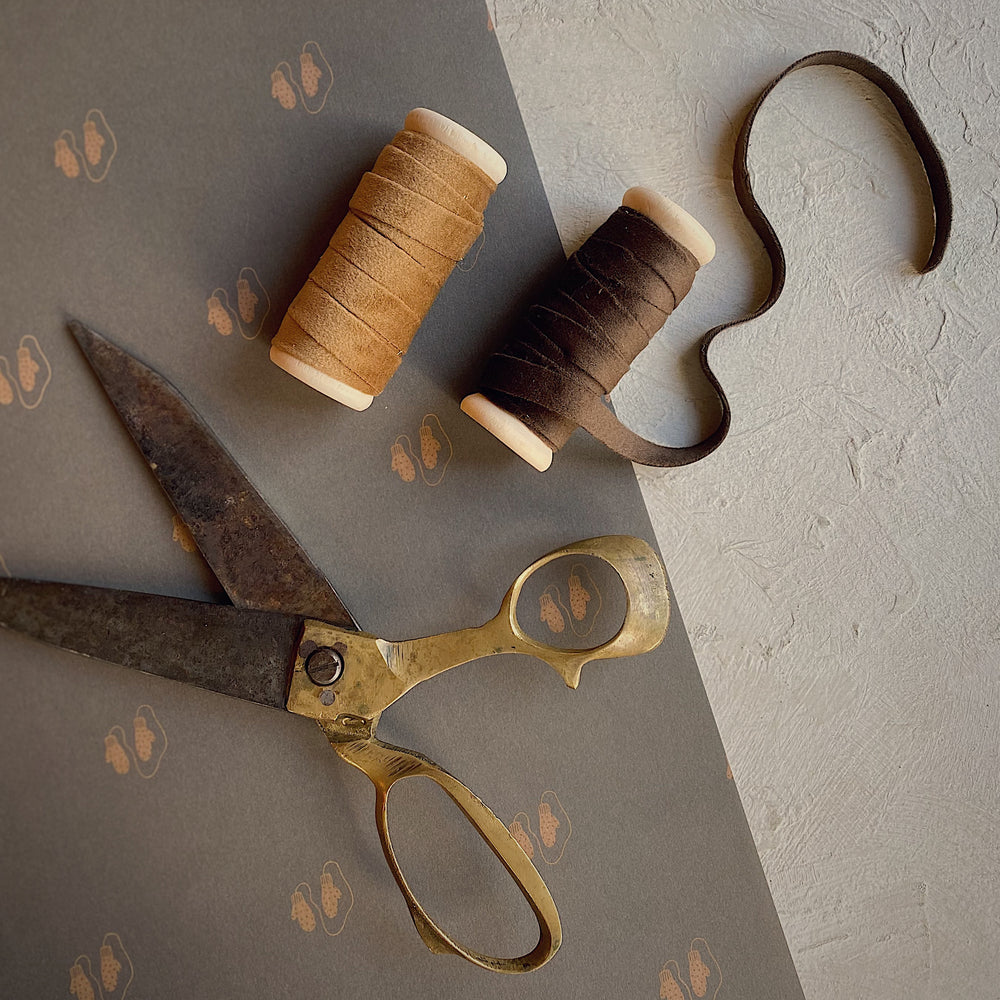 Rouleaux de ruban en velour mince - chocolat