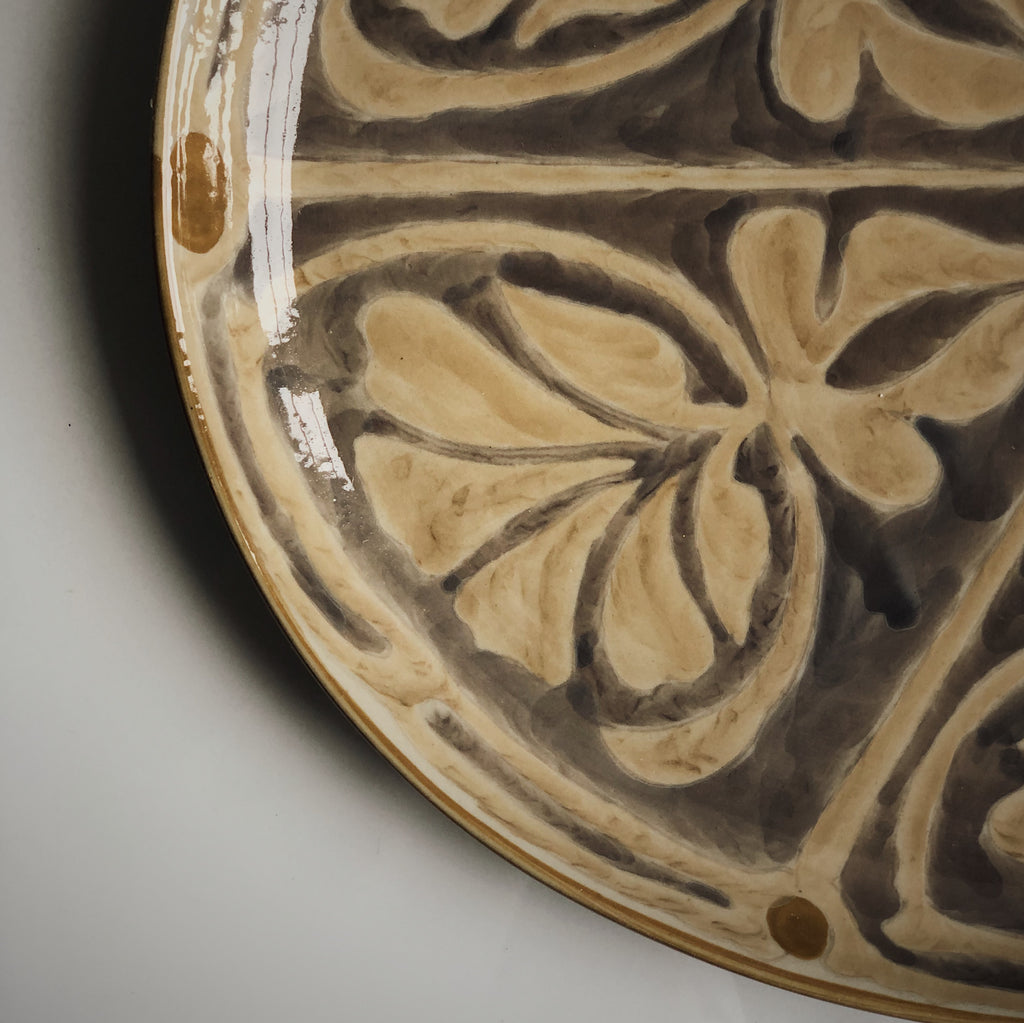 Sur mon x - curated home decor accessories Large oval plate - hand painted accessoire de décoration maison vintage Grande assiette ovale - peinte à la main