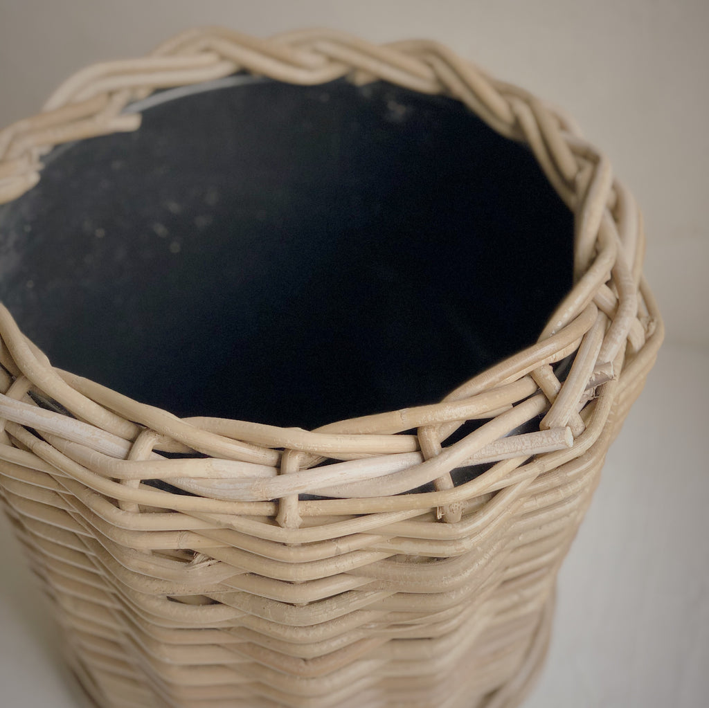 Sur mon x - curated home decor accessories rattan-basket accessoire de décoration maison vintage panier-de-rottin