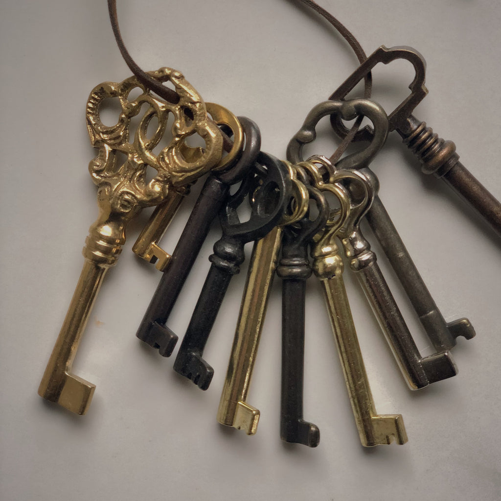 Sur mon x - curated home decor accessories Skeleton key set accessoire de décoration maison vintage Jeu de clés squelette