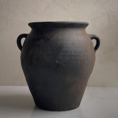 Sur mon x - curated home decor accessories Large primitive terracotta urn accessoire de décoration maison vintage Grande urne en terre cuite primitive