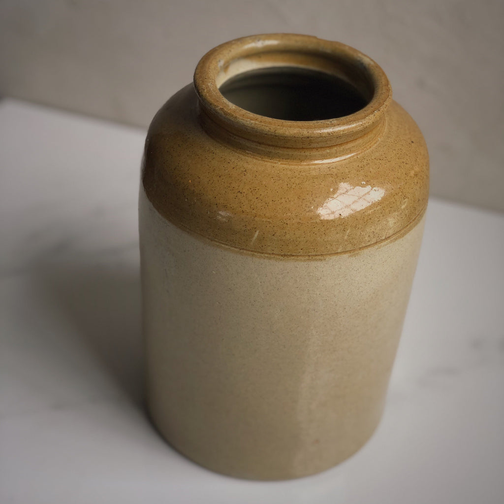 Vase antique en grès
