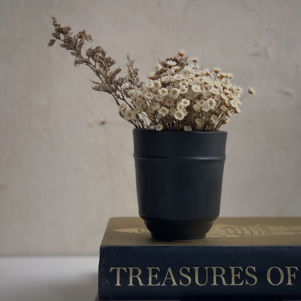 Sur mon x - curated home decor accessories Matte black vase accessoire de décoration maison vintage Vase noir mat